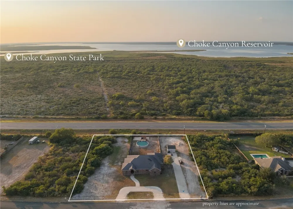 146 Lakeview Trace Three Rivers, TX 78071