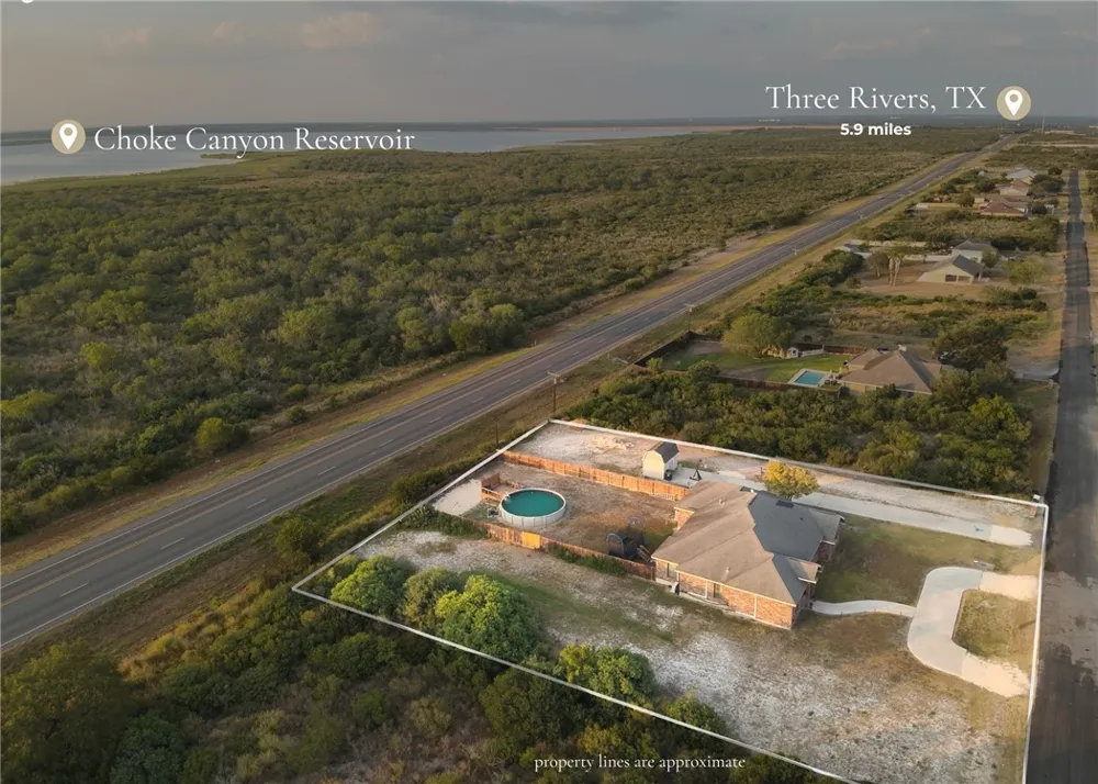 146 Lakeview Trace Three Rivers, TX 78071