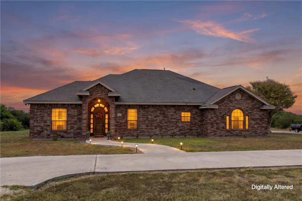 146 Lakeview Trace Three Rivers, TX 78071