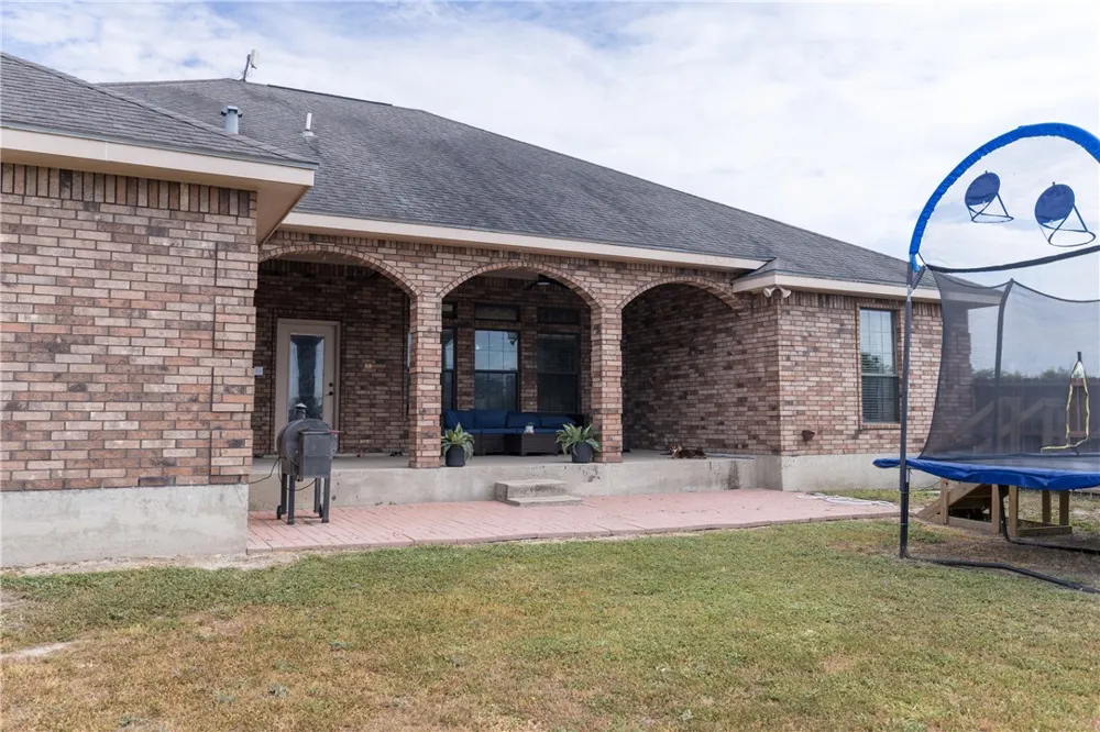 146 Lakeview Trace Three Rivers, TX 78071