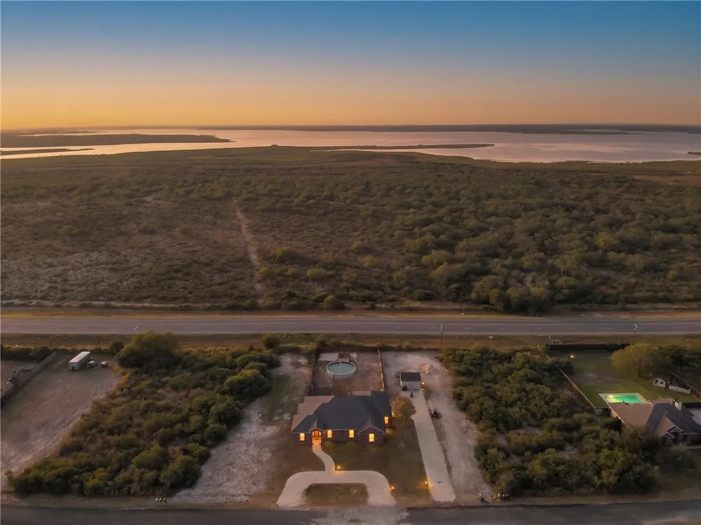 146 Lakeview Trace Three Rivers, TX 78071