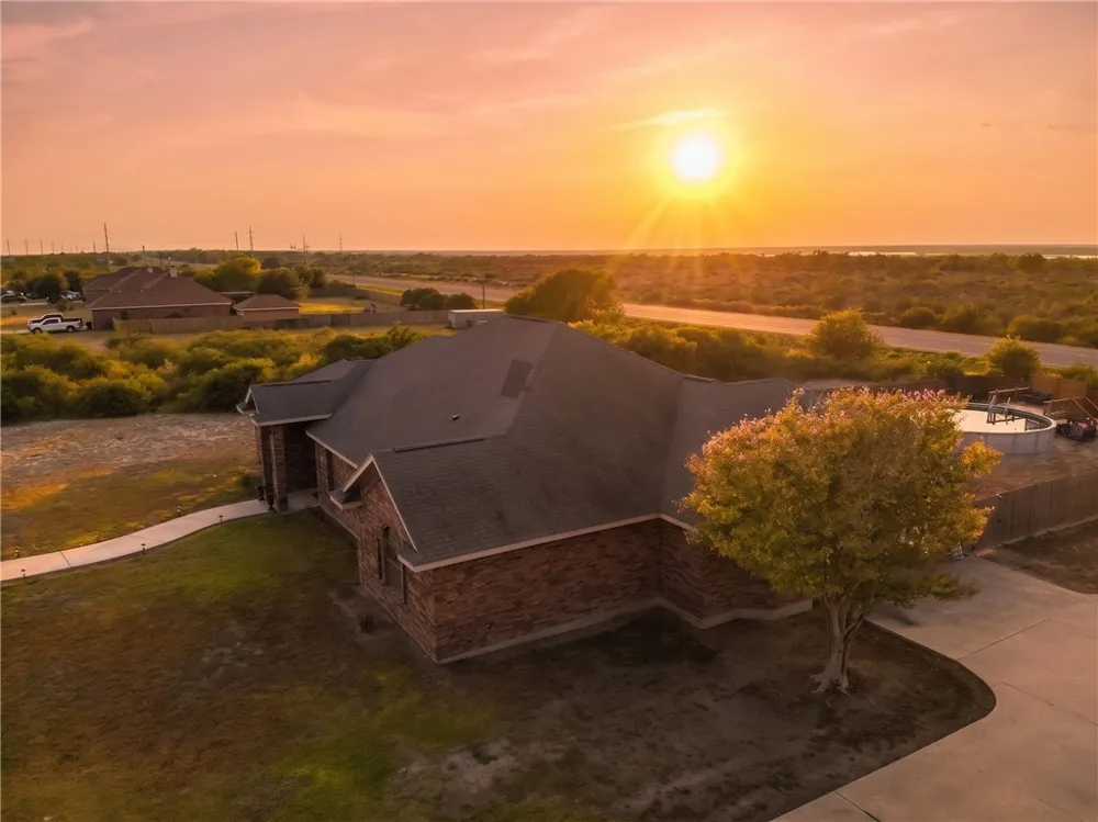146 Lakeview Trace Three Rivers, TX 78071