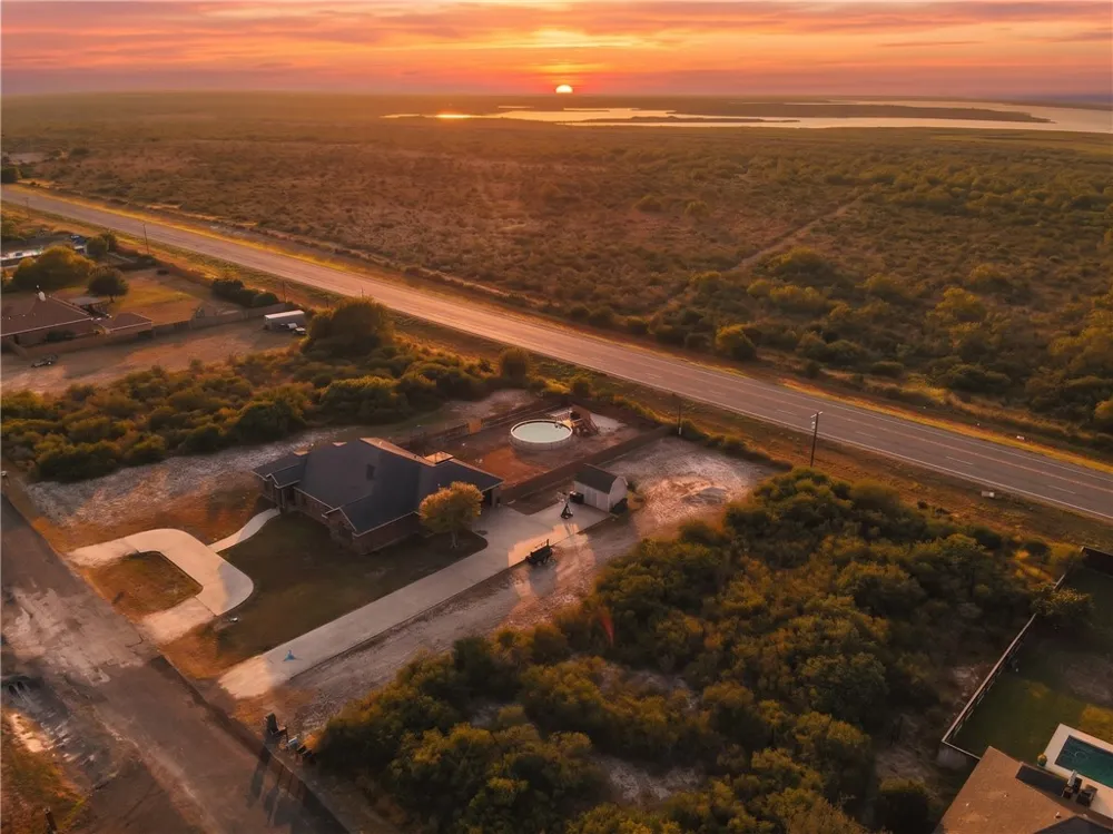 146 Lakeview Trace Three Rivers, TX 78071