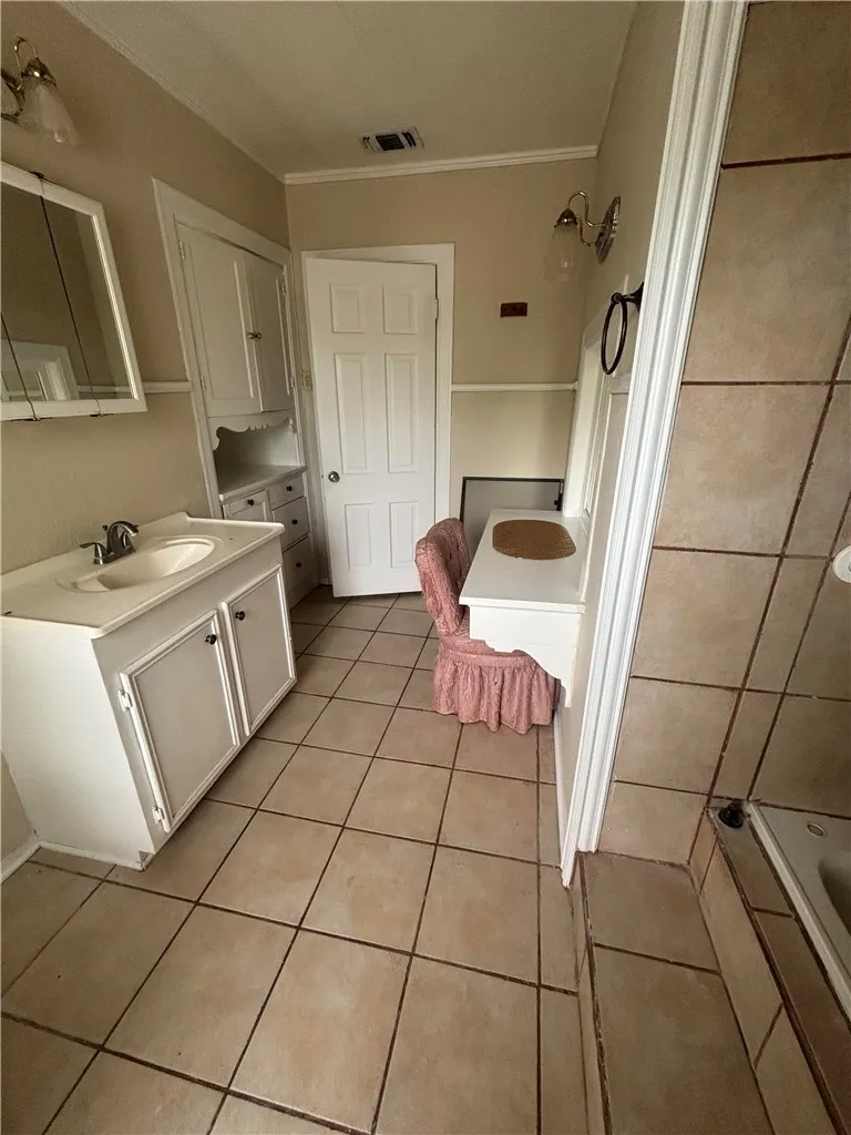 900 E 2nd Street Alice, TX 78332