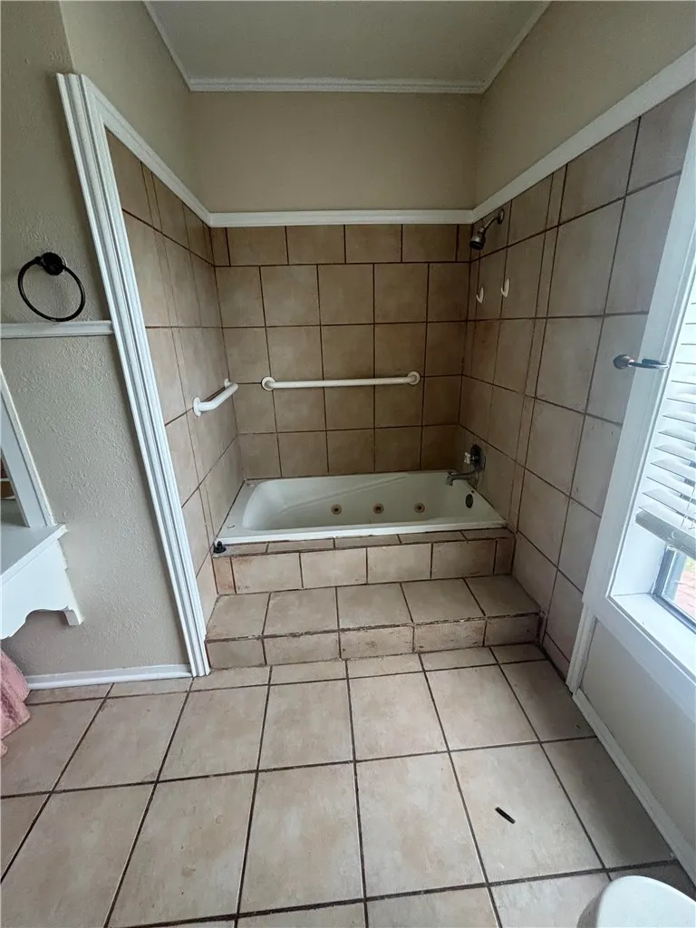 900 E 2nd Street Alice, TX 78332