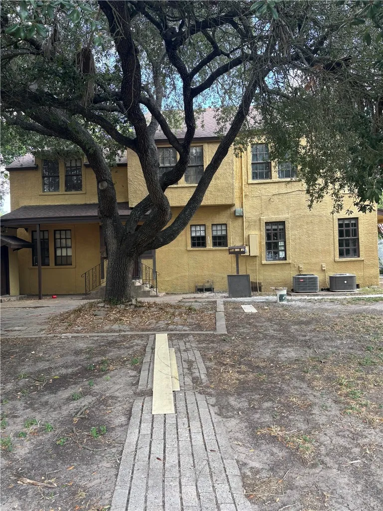 900 E 2nd Street Alice, TX 78332