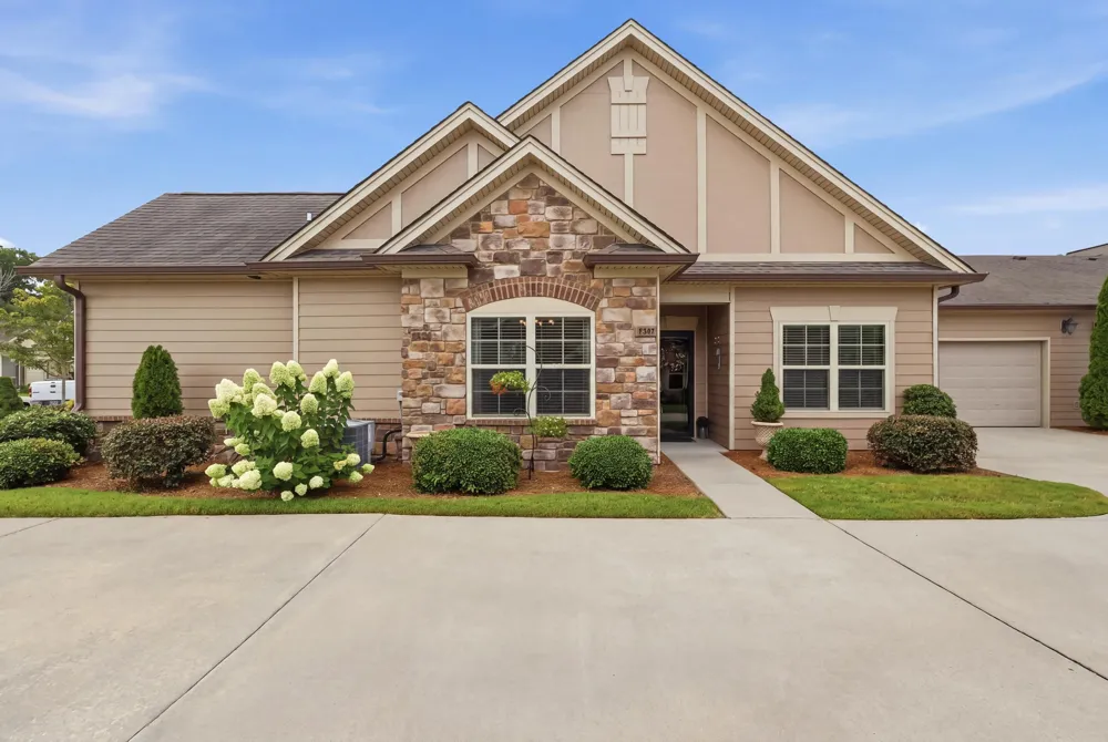 1747 Sedgefield Drive Ooltewah, TN 37363