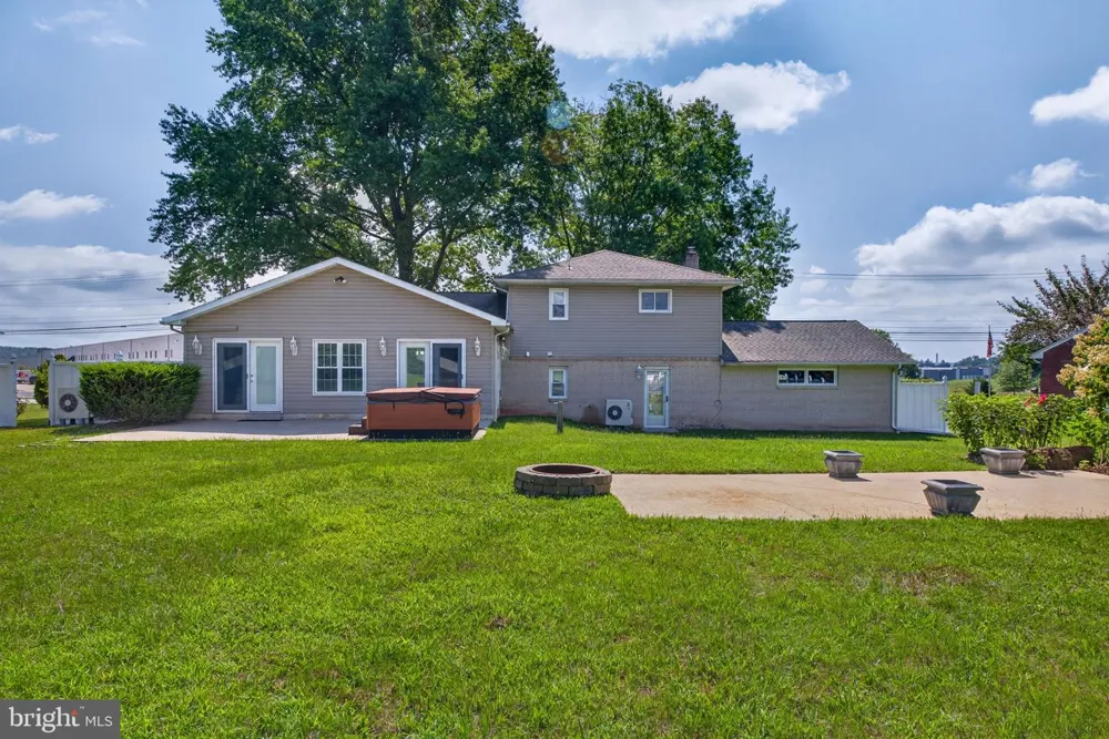 3580 BOARD ROAD York, PA 17406