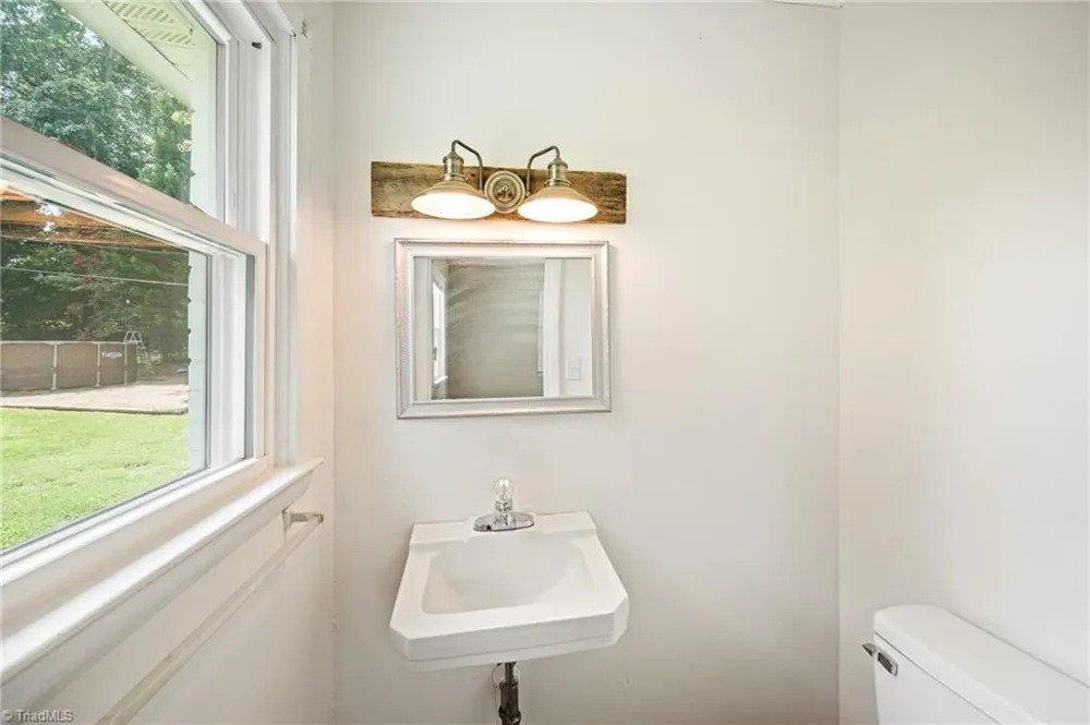 141 Lowell Street Lexington, NC 27295