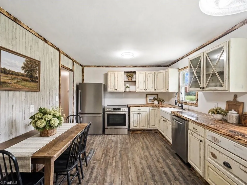141 Lowell Street Lexington, NC 27295