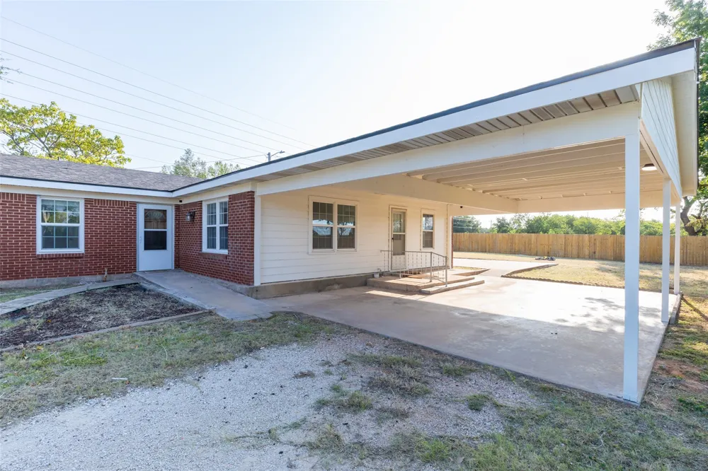 821 Cherry Lane Clyde, TX 79510
