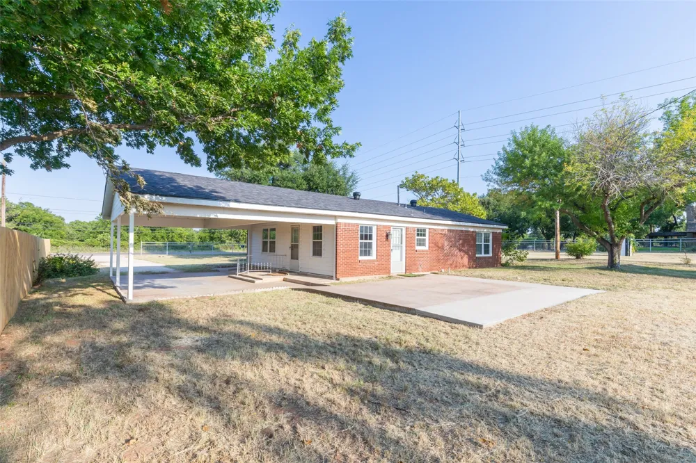 821 Cherry Lane Clyde, TX 79510