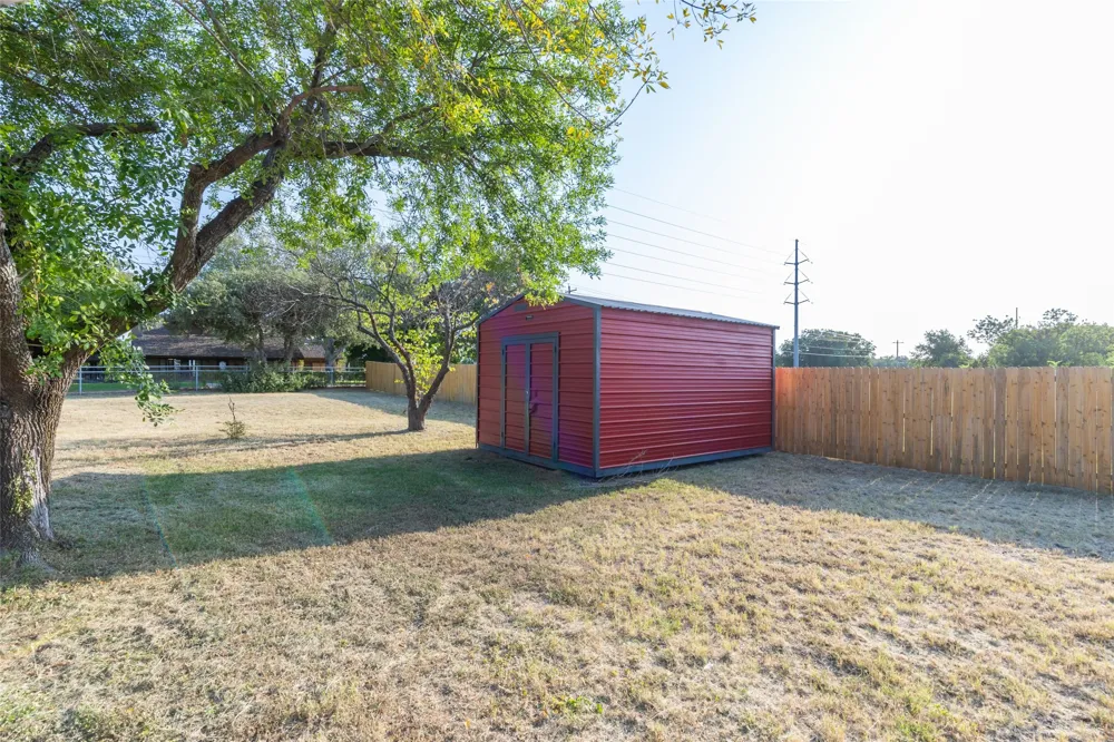 821 Cherry Lane Clyde, TX 79510