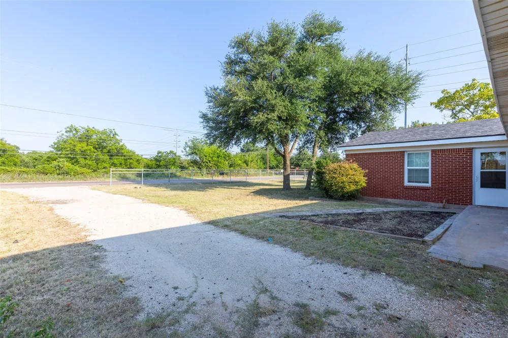 821 Cherry Lane Clyde, TX 79510