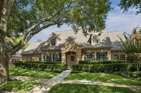 1419 Camelot Place