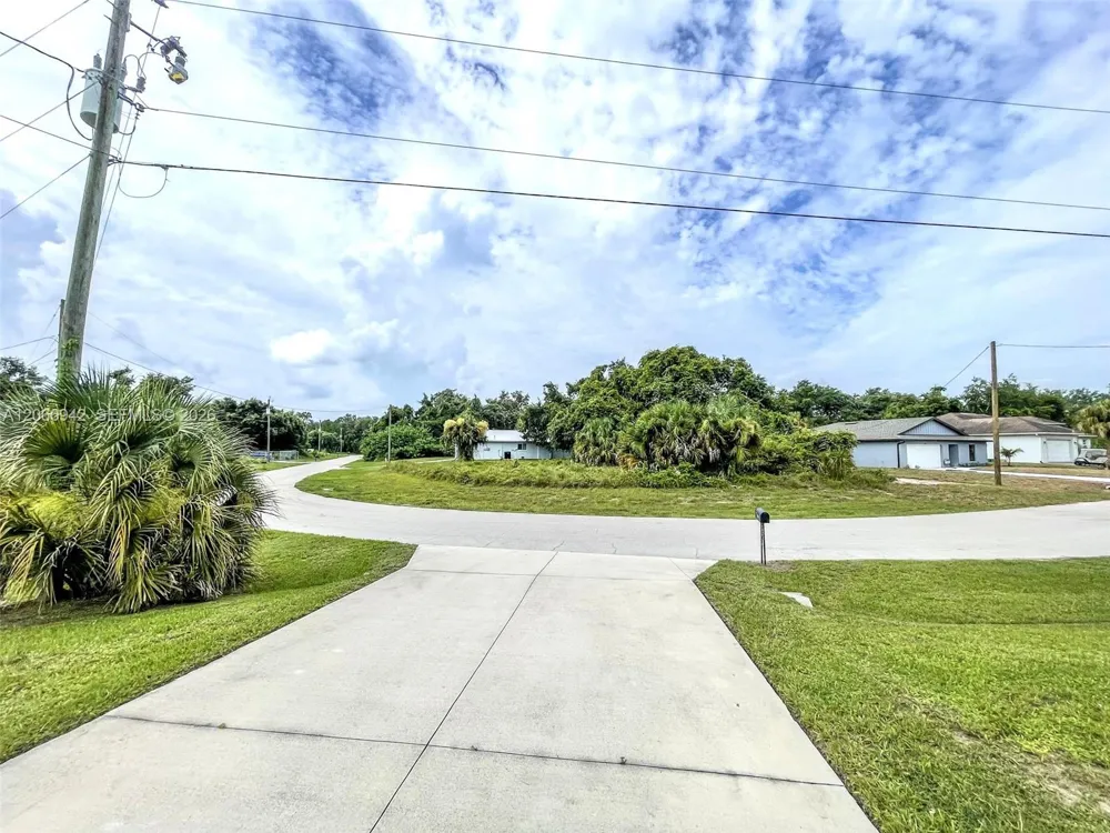 2013 Odessa Circle La Belle, FL 33935
