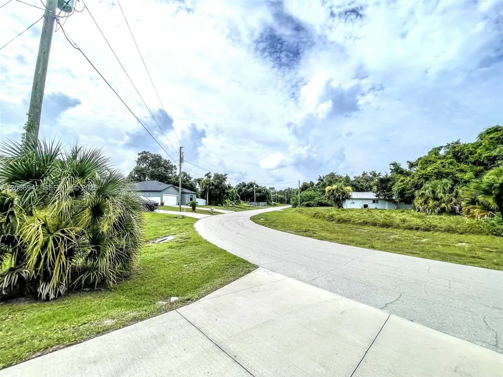 2013 Odessa Circle La Belle, FL 33935