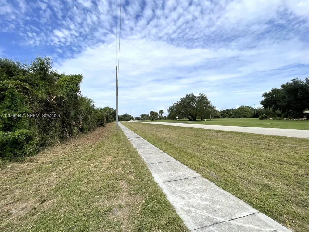 2013 Odessa Circle La Belle, FL 33935