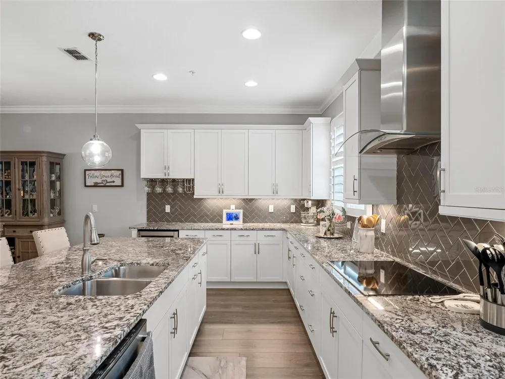 1483 LAKE GEORGE DRIVE Lake Mary, FL 32746