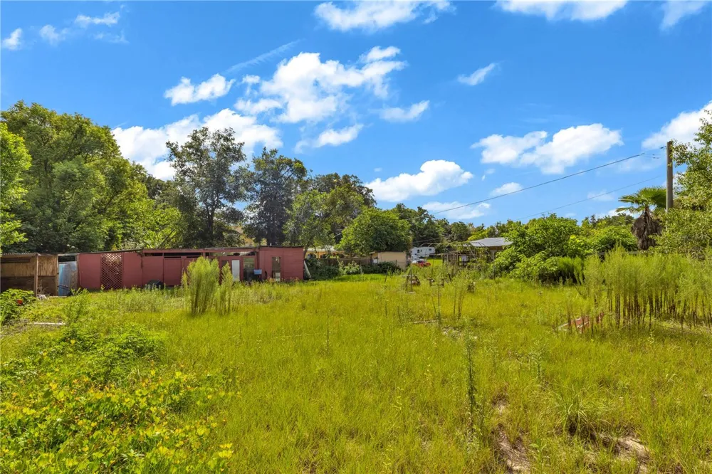 405 W SIMON AVENUE Apopka, FL 32712