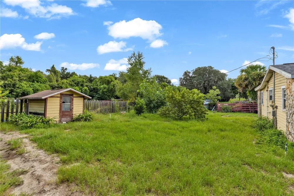 405 W SIMON AVENUE Apopka, FL 32712