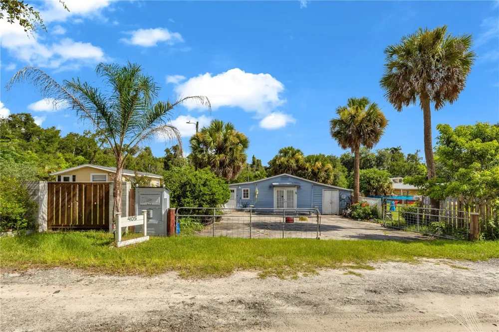 405 W SIMON AVENUE Apopka, FL 32712