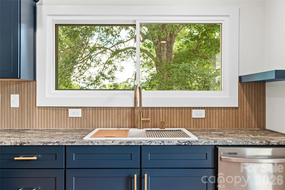 155 Oak Terrace Arden, NC 28704