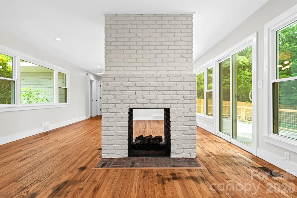 155 Oak Terrace Arden, NC 28704