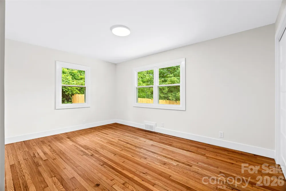 155 Oak Terrace Arden, NC 28704
