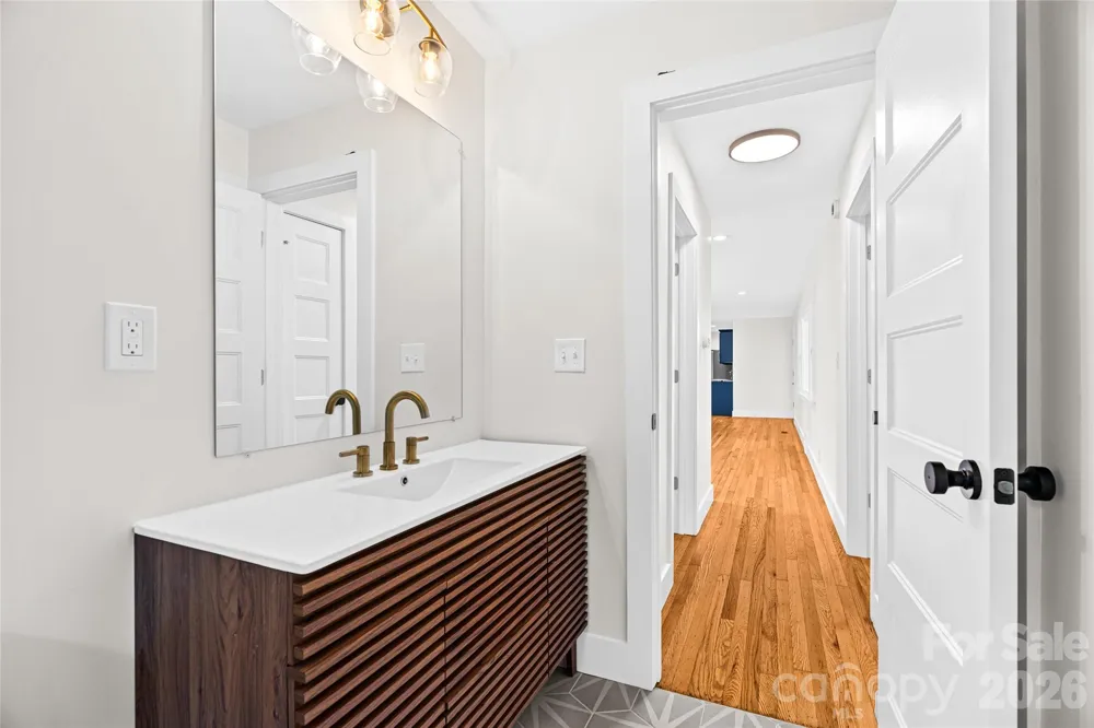 155 Oak Terrace Arden, NC 28704
