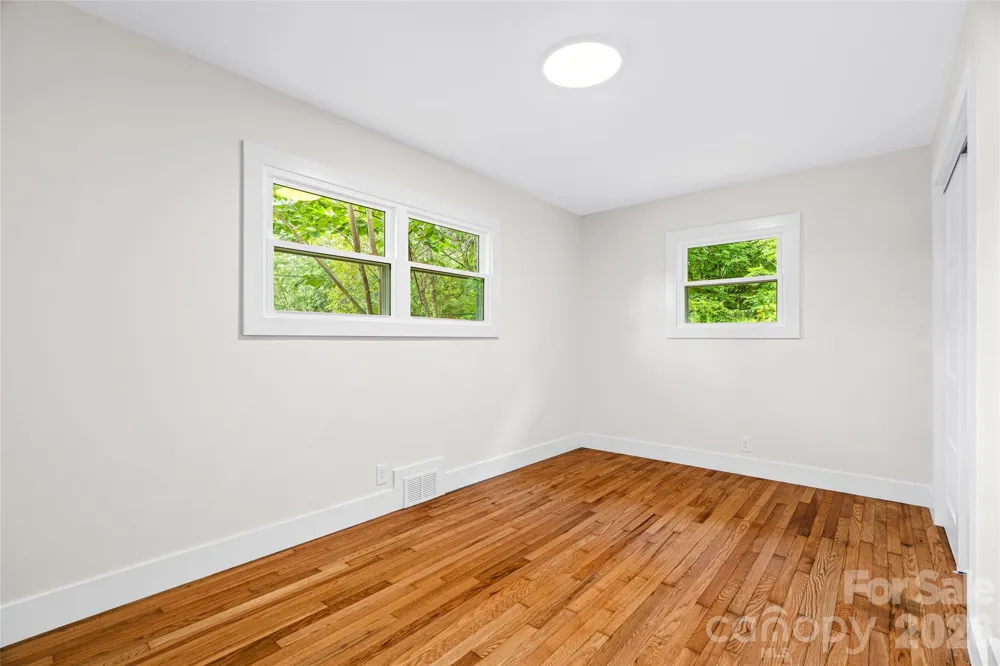 155 Oak Terrace Arden, NC 28704