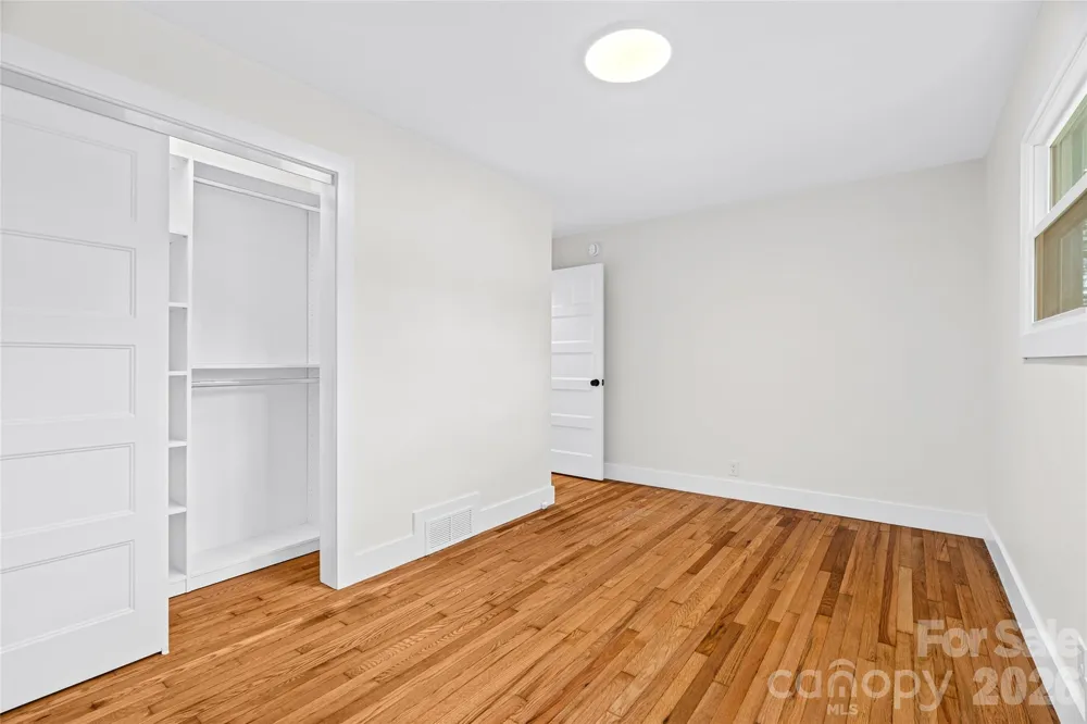 155 Oak Terrace Arden, NC 28704