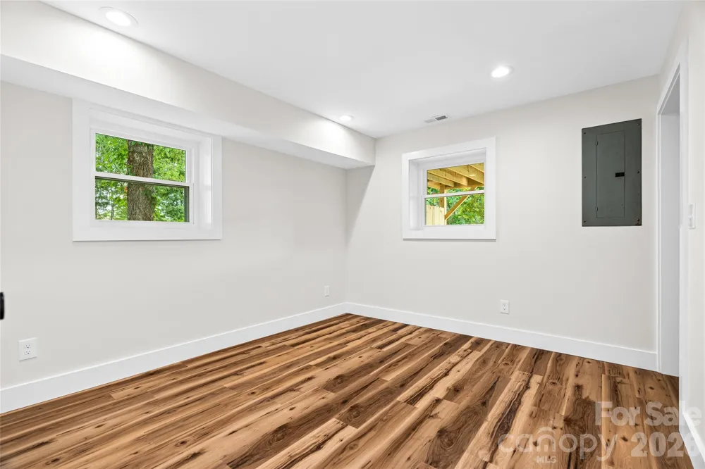 155 Oak Terrace Arden, NC 28704