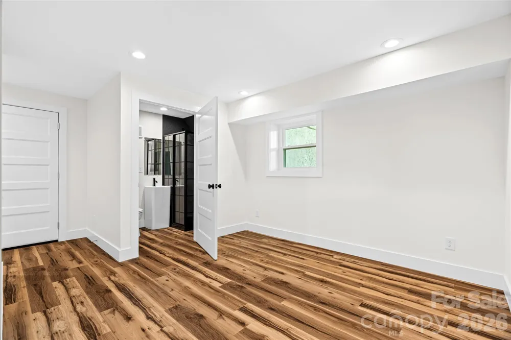 155 Oak Terrace Arden, NC 28704