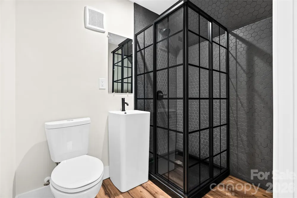 155 Oak Terrace Arden, NC 28704