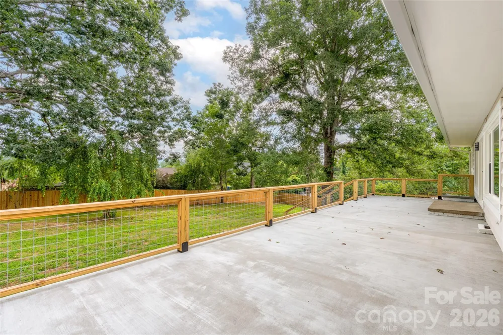 155 Oak Terrace Arden, NC 28704
