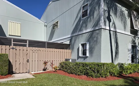 1123 Breezy Way #8c
