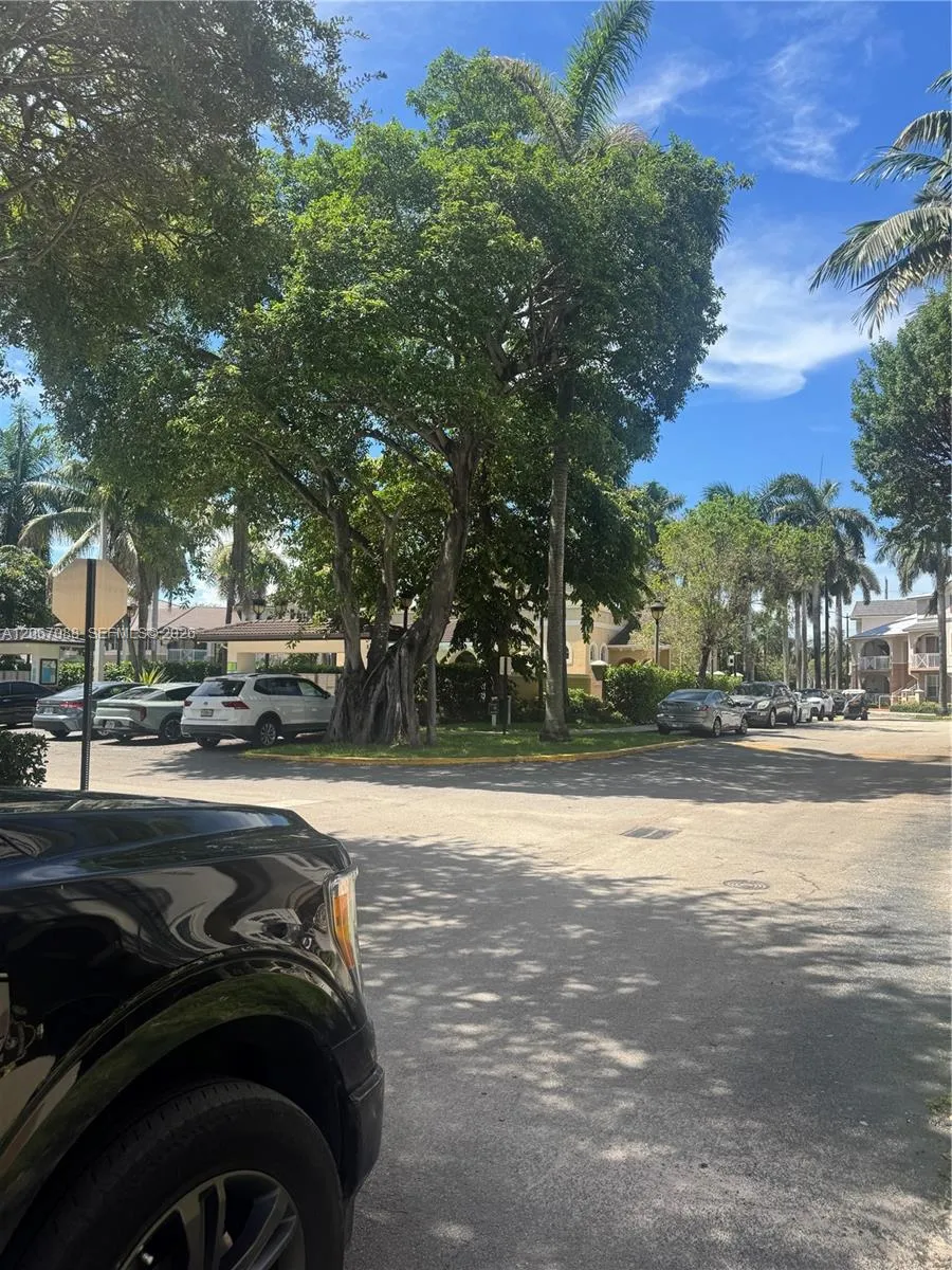 8826 W Flagler St #115 Miami, FL 33174