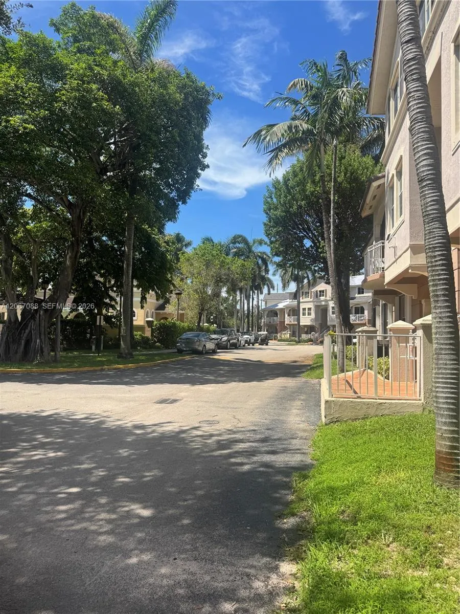 8826 W Flagler St #115 Miami, FL 33174