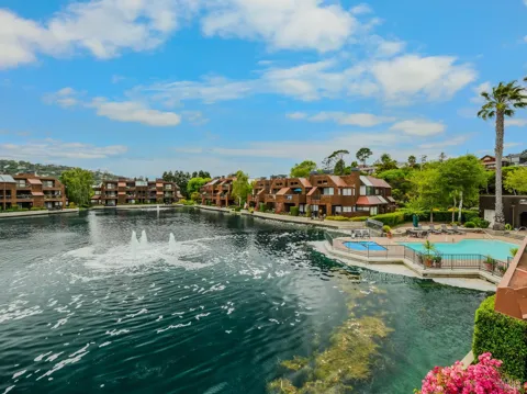 34 Lagoon Vista