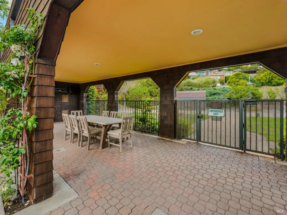 34 Lagoon Vista Tiburon, CA 94920