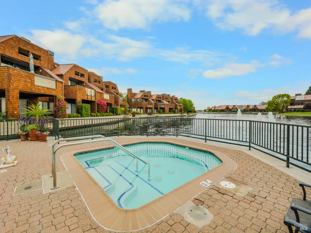 34 Lagoon Vista Tiburon, CA 94920