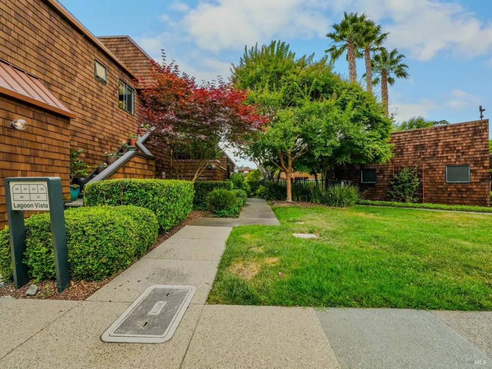 34 Lagoon Vista Tiburon, CA 94920