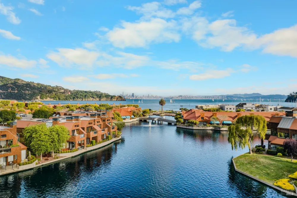 34 Lagoon Vista Tiburon, CA 94920