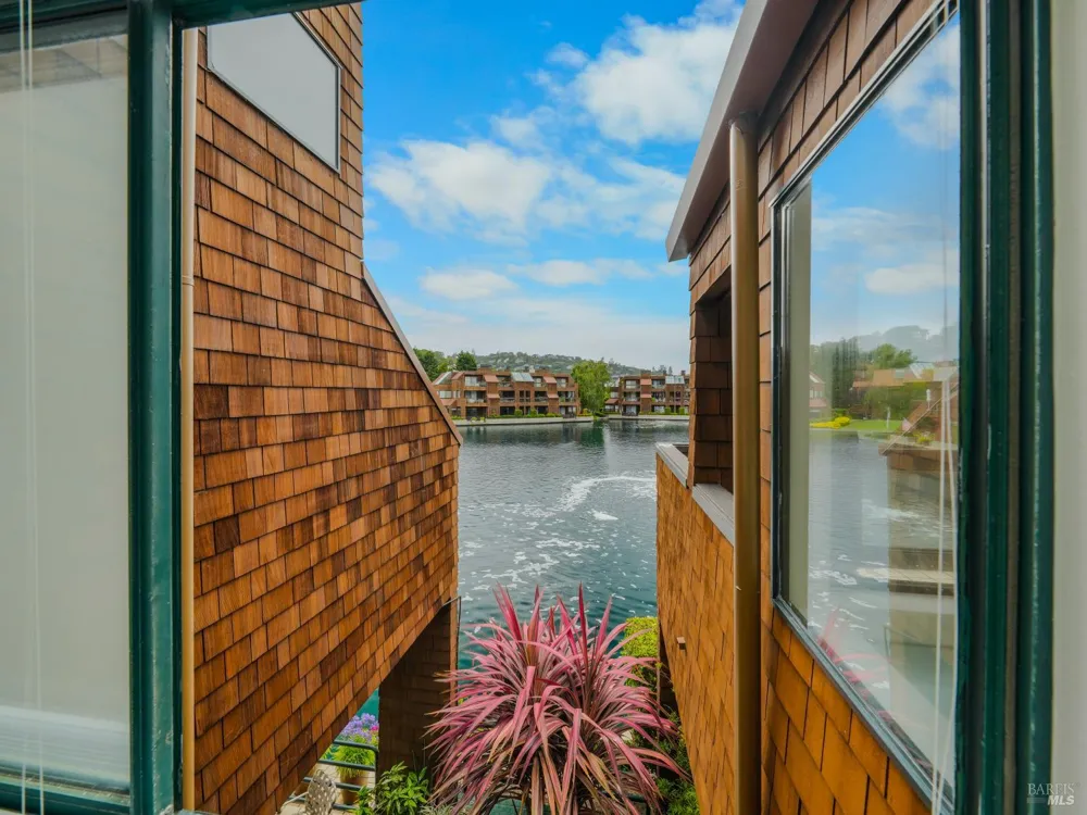34 Lagoon Vista Tiburon, CA 94920