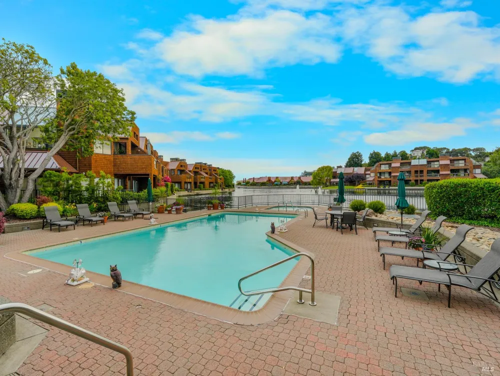 34 Lagoon Vista Tiburon, CA 94920