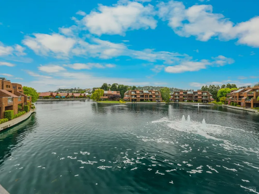34 Lagoon Vista Tiburon, CA 94920