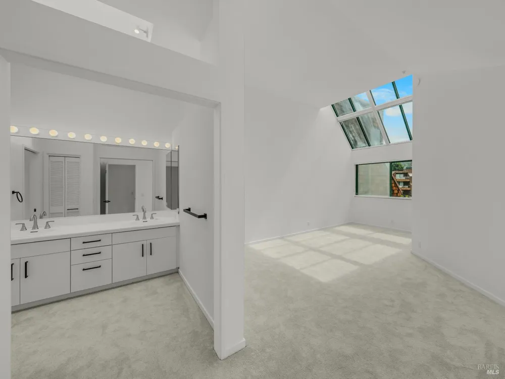 34 Lagoon Vista Tiburon, CA 94920