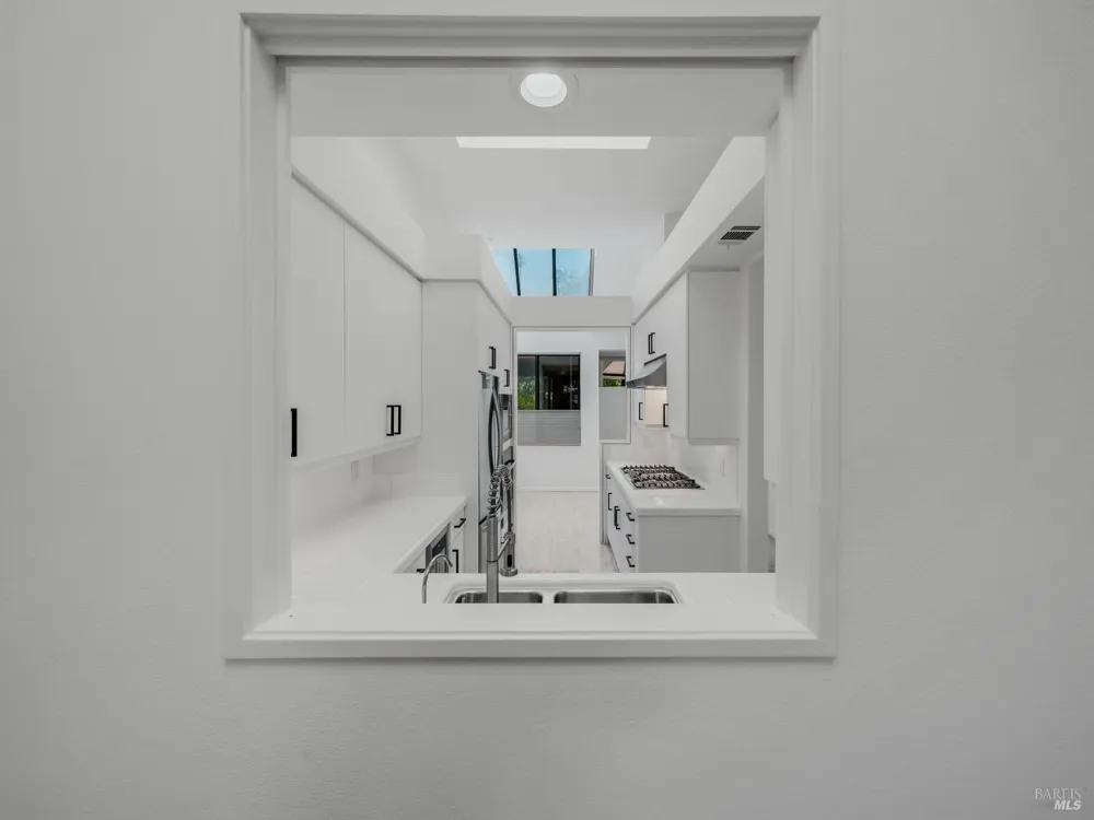 34 Lagoon Vista Tiburon, CA 94920