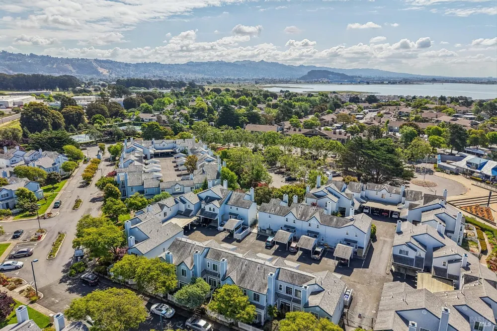 326 Commodore Drive Richmond, CA 94804